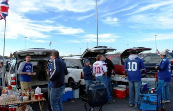 QB54 Tailgate Chair Football Game